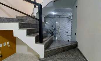 Imagem 6: Casa diferenciada com piscina no 1º andar