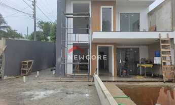 Imagem: Casa em Rua das Araras - Colinas - Rio das