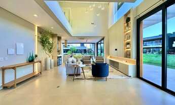 Imagem 5: Casa de esquina decorada beira lago, piscina e 05 suítes à venda - Condomínio Capão Ilhas