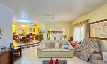 Imagem 6: Casa de esquina com 285m², 3 dormitórios, sendo 1 suites, 4 vagas - amplo pátio