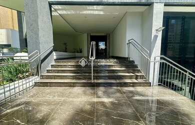 Imagem 3: Apartamento alto padrão totalmente reformado