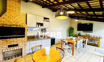 Imagem 4: Lindo sobrado todo mobiliado com área de churrasco e frente praça no Jardim américa