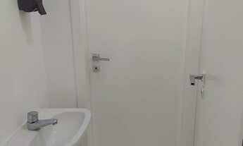 Imagem 3: Sala comercial mobiliada para locação em Alphaville com infraestrutura pronta para ocupaçã