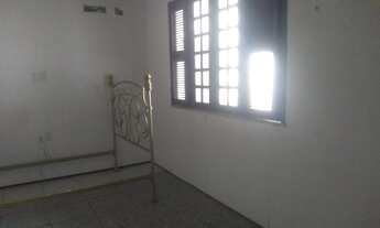 Imagem 3: Casa para venda possui 360 metros quadrados com 4 quartos em Monte Castelo - Fortaleza - C