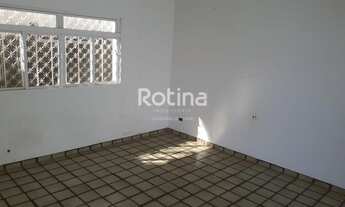 Imagem 3: Casa para aluguel, 4 quartos, 2 suítes, 1 vaga, Brasil - Uberlândia/MG