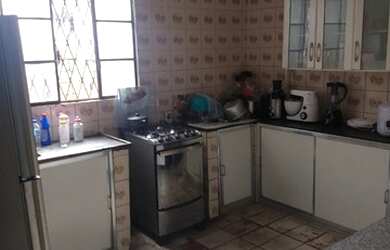 Imagem 5: Casa térreo + casa segundo pavto + 2 lojas na frente