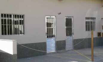 Imagem: Apto 02 Qts, térreo, de frente com uma