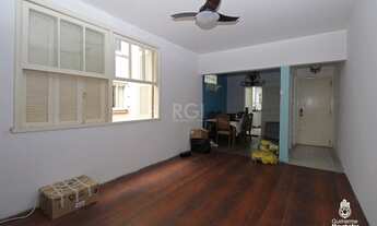 Imagem 6: Apartamento de dois dormitórios, frente, com sacada, living para dois ambientes, dois banh