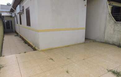 Imagem 2: Casa para aluguel possui 140 metros quadrados com 4 quartos em Glória - Porto Alegre - RS