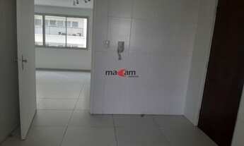 Imagem 4: Moema Pássaros: Apartamento com 3 dormitórios sendo 1 suíte com armários totalmente reform