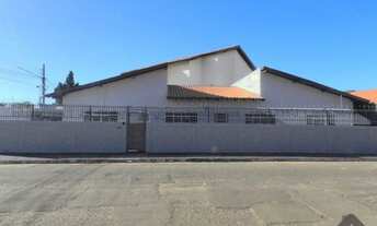 Imagem 2: Casa terrea de esquina em areá nobre da cidade