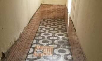 Imagem 2: Aluga-se um apartamento no térreo com área, 600.00 já com taxa de condomínio e Água