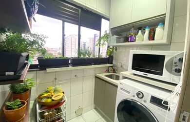 Imagem 3: Apartamento 2 dormitórios sendo 1 suíte, sol da manhã e da tarde, vista livre e vaga. Estr