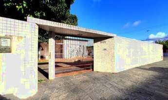 Imagem 2: Casa em Ponta Negra ao lado do Praia Shopping c/ 560 m² de terreno