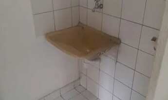 Imagem 3: Aluga-se um apartamento no térreo com área, 600.00 já com taxa de condomínio e Água