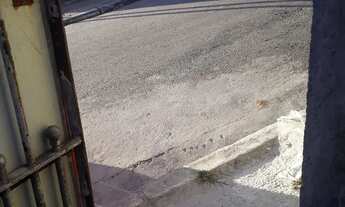 Imagem: Vende-se uma casa em construção