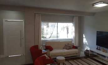 Imagem: Casa de 3 quartos com piscina a venda no