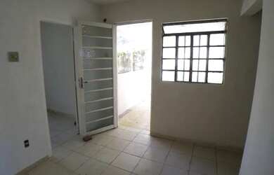 Imagem 2: Casa com 2 dormitórios para alugar em Belo Horizonte