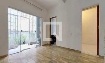 Imagem 2: Casa para Aluguel - Engenho de Dentro, 2 Quartos, 50 m2