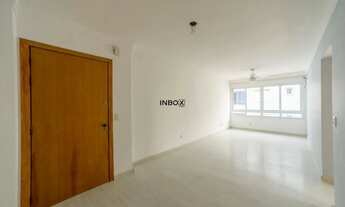 Imagem: Excelente 2D ensolarado com churrasqueira