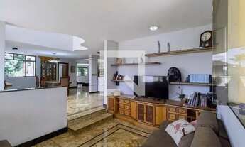 Imagem: Casa à Venda - Bandeirantes, 6 Quartos