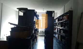 Imagem 7: Prédio com três andares, 238 m², cada andar