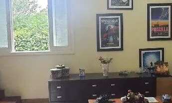 Imagem 6: Espaçosa casa plana com 6 suítes, com lazer e amplo jardim