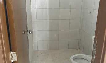 Imagem 7: Casa muito ampla para alugar em rua calçada