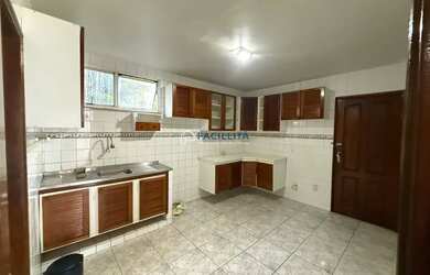 Imagem 4: Apartamento à Venda no Adrianópolis,Amplo, Bem Localizado e com Potencial de Reforma-Manau