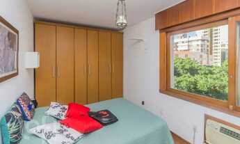 Imagem 6: Imóvel para venda possui 80 metros quadrados com 2 quartos em Menino Deus - Porto Alegre