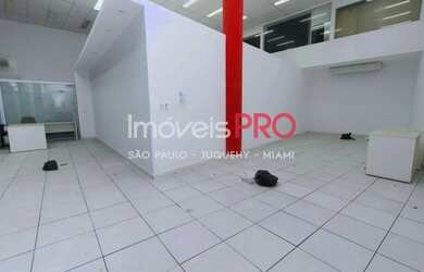 Imagem 2: Prédio reformado com quatro pavimentos, dois elevadores novos