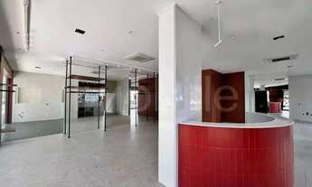 Imagem 2: Sala comercial térrea no Edifício Torre de Málaga em Balneário Camboriú