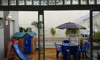 Imagem 4: Casa para venda em Jardim Botânico de 192.00m² com 3 Quartos, 1 Suite e 4 Garagens