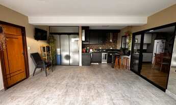 Imagem 3: Apartamento para venda possui 250 metros quadrados com 4 quartos em Xaxim - Curitiba - Par