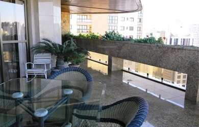 Imagem 3: Agua Verde, Ed. Royal Garden, 04 suítes com hidro, 05 vagas de garagem, 808m²privativos, à