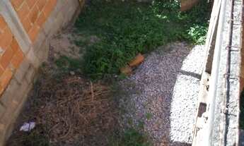 Imagem 2: Terreno com duplex em construção