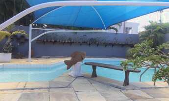 Imagem 7: Casa de condomínio para venda tem 460 metros quadrados com 6 quartos