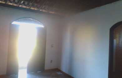 Imagem 7: Casa com 2/4, 2º andar, Frente de rua no bairro do Caminho de Areia