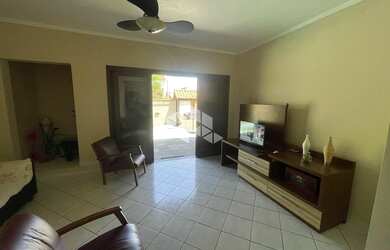 Imagem 2: Térrea para venda com 151 metros quadrados com 4 quartos em Igara - Canoas - RS