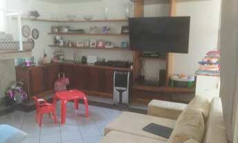 Imagem 2: Sobrado para venda tem 300 m2 com 5 suítes