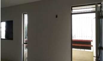 Imagem 2: Quarto com banheiro disponível para meninas 400,00 reais