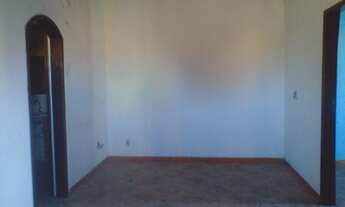 Imagem 4: Casa com 2/4, 2º andar, Frente de rua no bairro do Caminho de Areia