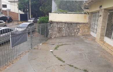 Imagem 3: CASA COMERCIAL- ÁREA UTIL 293 - GARAGEM P/ 3 CARROS- CAMBUÍ