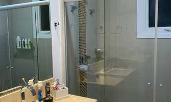 Imagem 7: Casa de condomínio sobrado para aluguel e venda possui 500 metros quadrados com 5 quartos