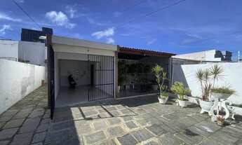 Imagem 2: Casa para Locação em Campina Grande, CATOLÉ, 3 dormitórios, 2 suítes, 3 banheiros, 2 vagas