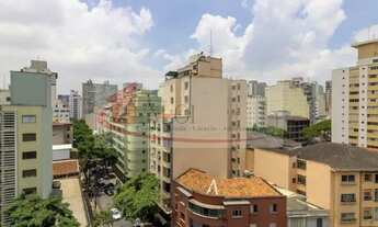 Imagem 4: Simpático sala/quarto, totalmente reformado, com garagem, em andar alto, com excelente ilu