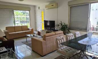 Imagem 4: Casa para venda possui 188 metros quadrados com 3 quartos em Jardim Itu - Porto Alegre - R