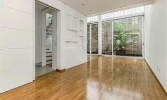 Imagem 7: Casa de condomínio sobrado para venda tem 230 metros quadrados com 3 quartos