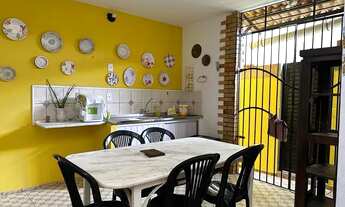 Imagem 2: Casa para aluguel possui 200 metros quadrados com 5 quartos