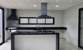 Imagem 4: Casa de condomínio para venda possui 232 metros quadrados com 4 quartos